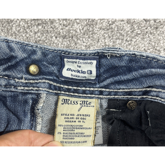 Miss Me Capri Jeans Womens 30 Y2K Angel Wings Embellished Distressed (Sz Tag 28) - Picture 5 of 12